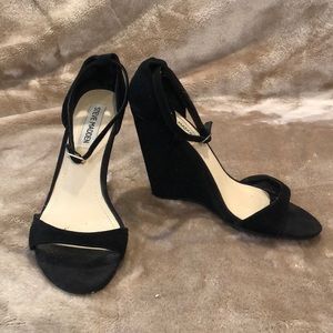 Steve Madden Reeldeal Black Suede Ankle Strap Wedges